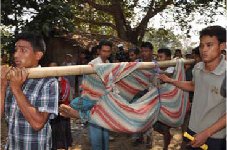 Laxmi Bijoy Chakma trasportato al suo funerale